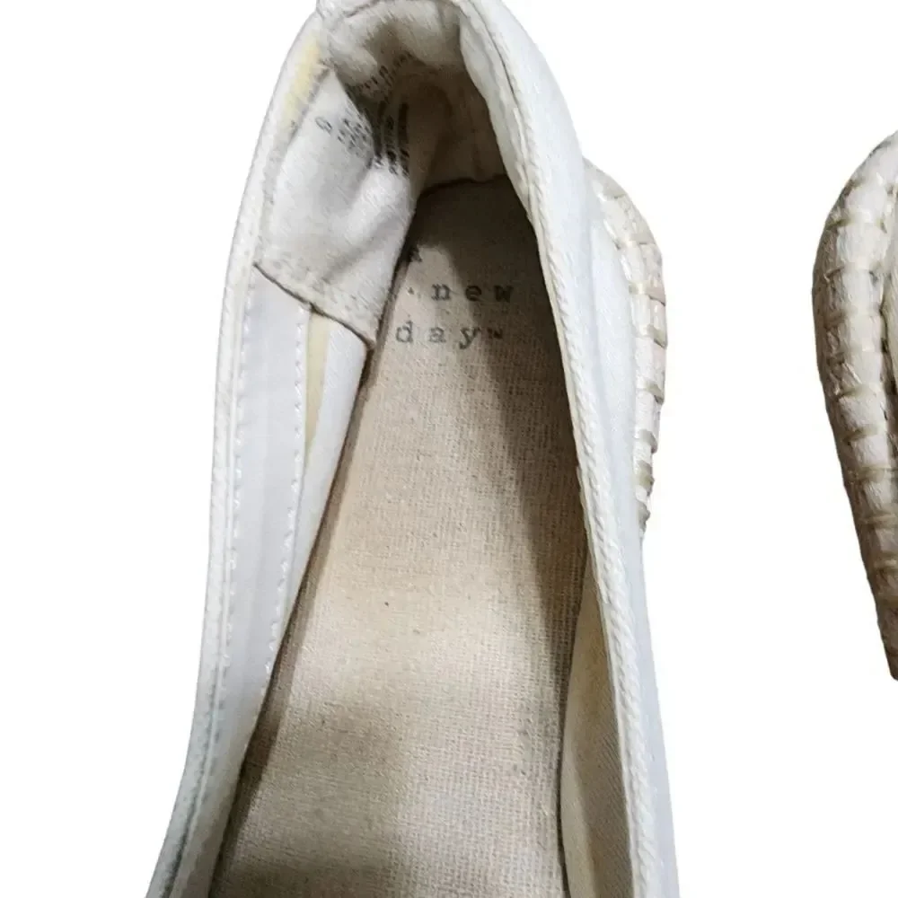 a new day Slip On Shoes 9 Cream Canvas Black Faux Suede Almond Toe Espadrilles